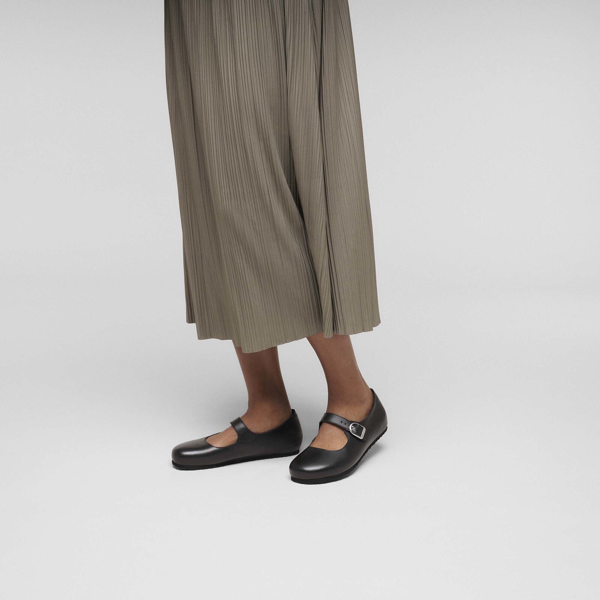 Santa Clarita






Naturleder - Schwarz