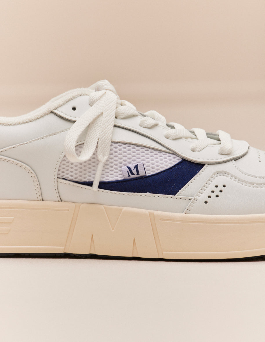 Baskets basses Aimé - Cuir recyclé et suède vegan marine blanc