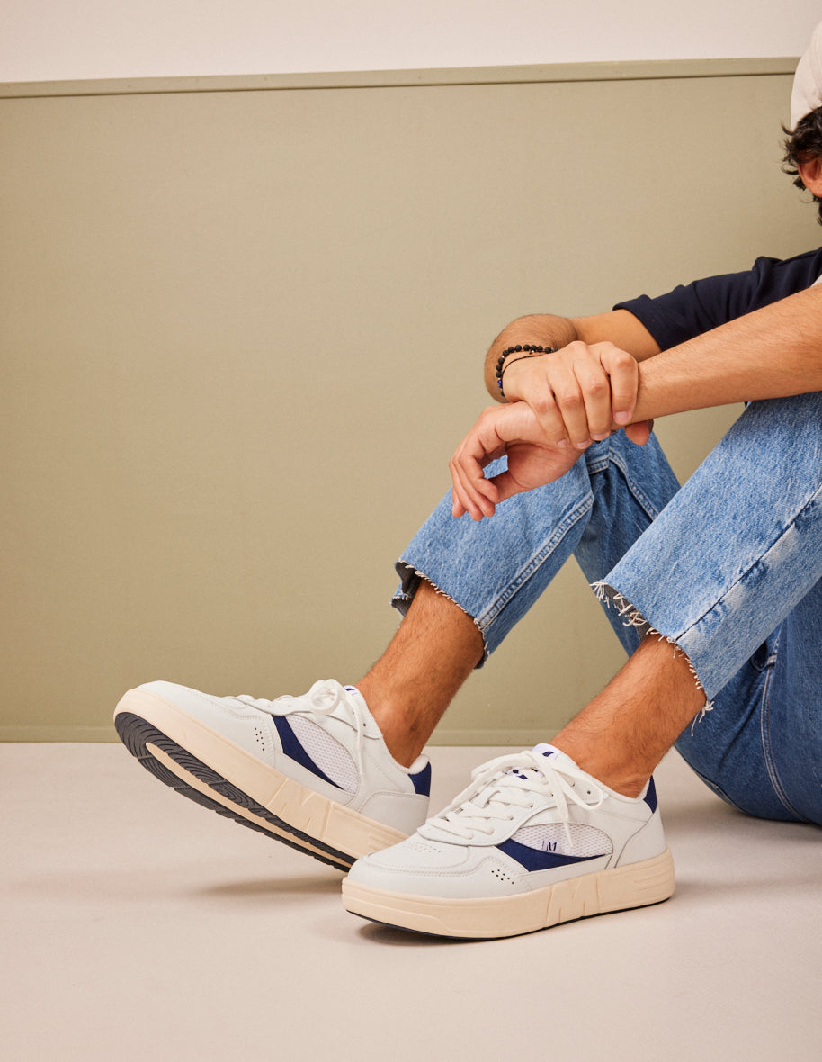 Baskets basses Aimé - Cuir recyclé et suède vegan marine blanc
