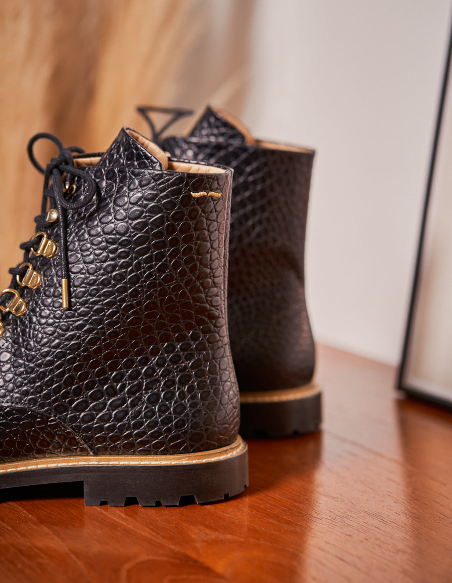 Alix Lace Boots - Cuir Croco Noir