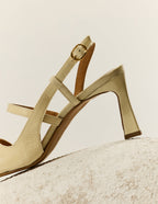 Sandals with heels Casta - Cuir plissé écru