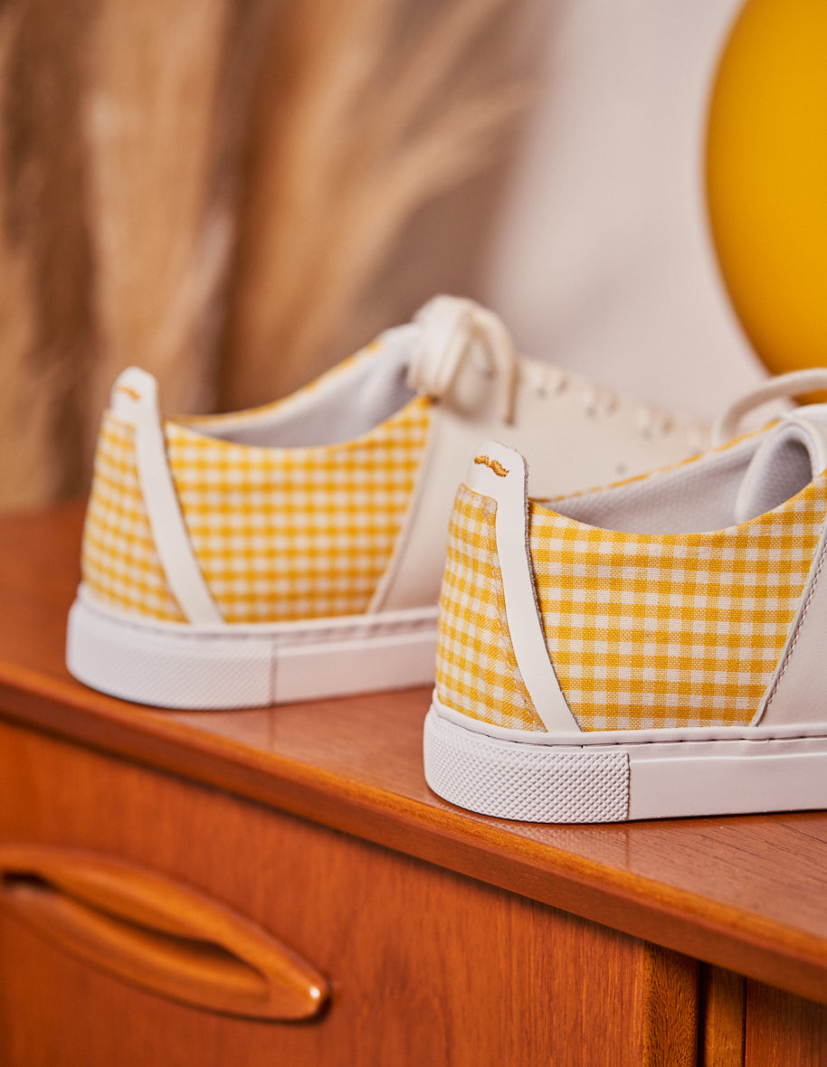 Baskets basses Renée - Cuir blanc et toile vichy jaune