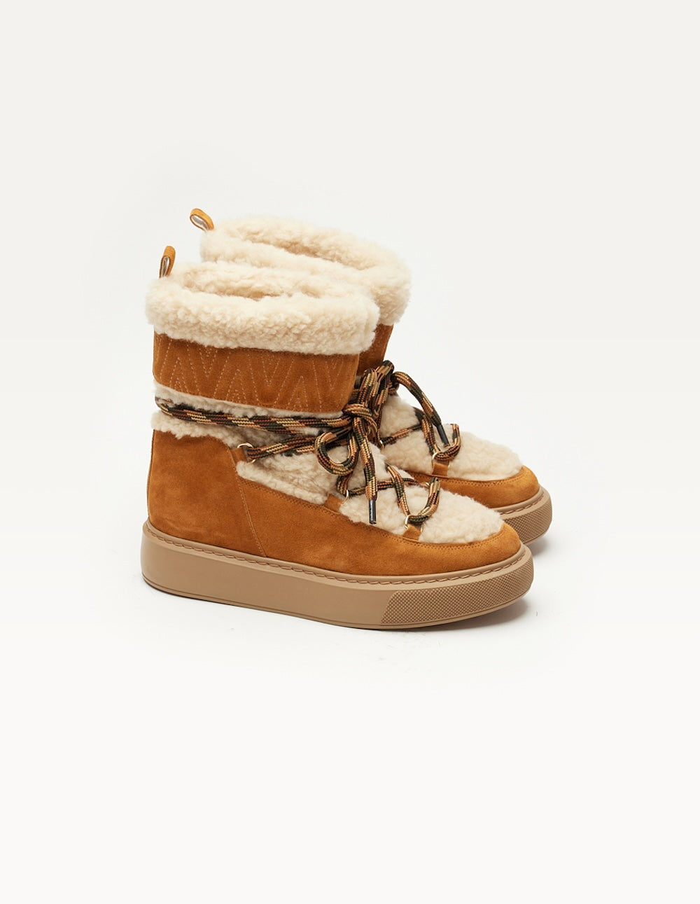 Sarah's Four-Red Bottes - Amber Suede