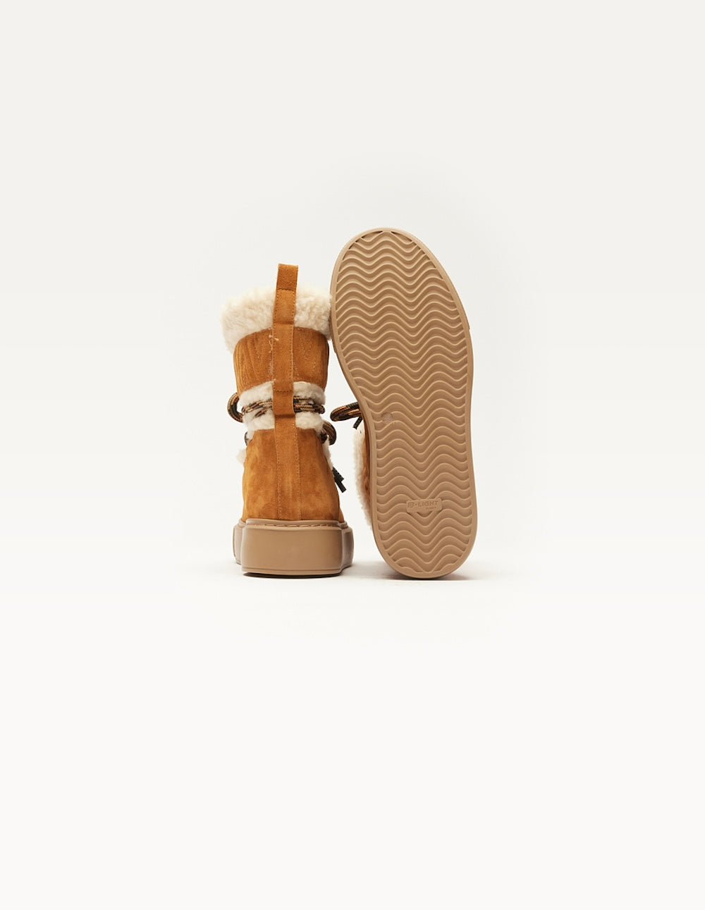 Sarah's Four-Red Bottes - Amber Suede