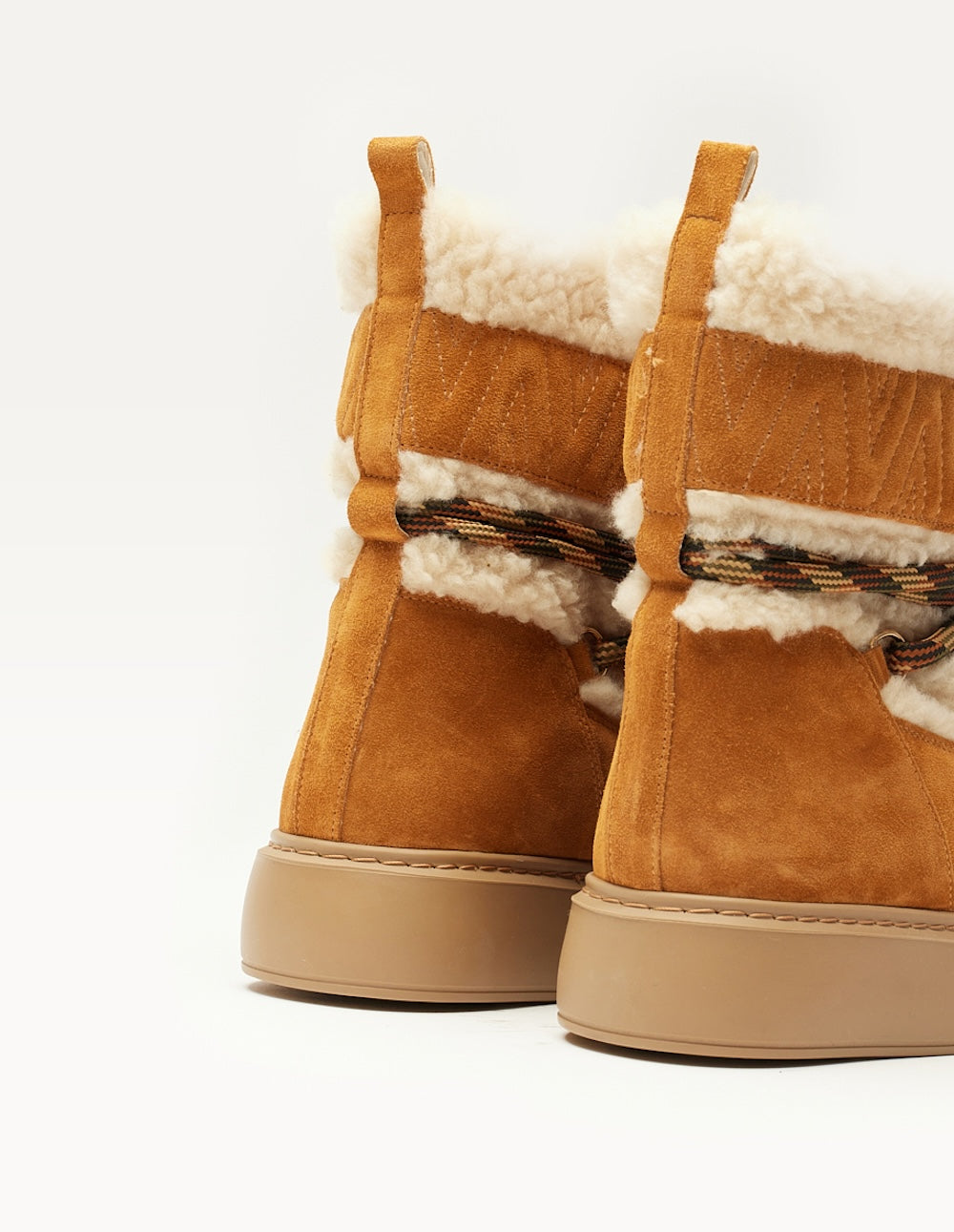 Sarah's Four-Red Bottes - Amber Suede