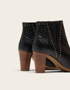 Jeanne H ankle boots - Cuir noir croco et clous